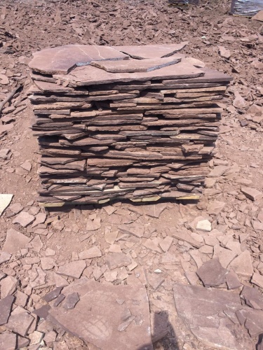 Плитняк лемезит бордовый для цоколя 1,5-2 см купить в Михайловске