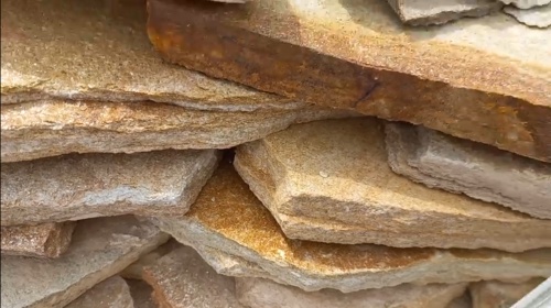 Плитняк златолит жёлтый золотистый для отмостки купить в Михайловске