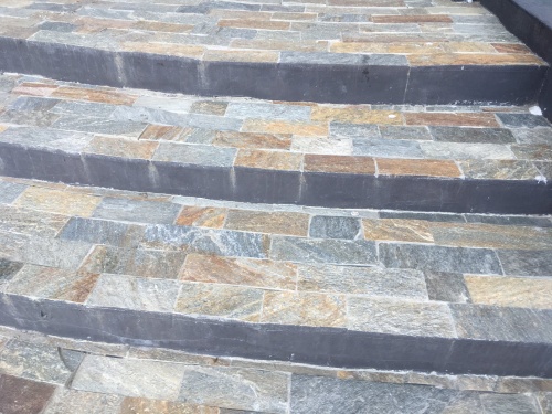 Плитка из Златолита Уральского для лестницы купить в Михайловске