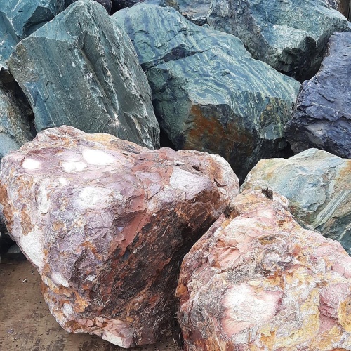 Ландшафтные глыбы красно-фиолетовые 200-1000 килограмм купить в Михайловске