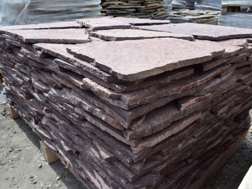 Плитняк лемезит бордовый для облицовки цоколя 20-25 мм  купить в Михайловске