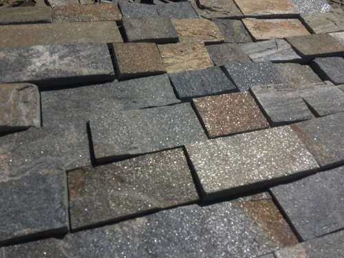 Плитка пилёная златолит Уральский для цоколя, отмостки купить в Михайловске