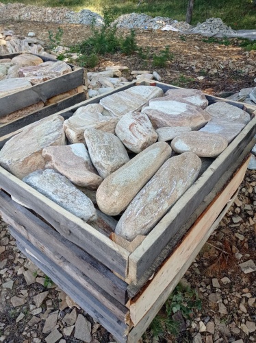 Златолит жёлтый, жёлто-зелёный глыбки и валуны для ланшафтного дизайна купить в Михайловске