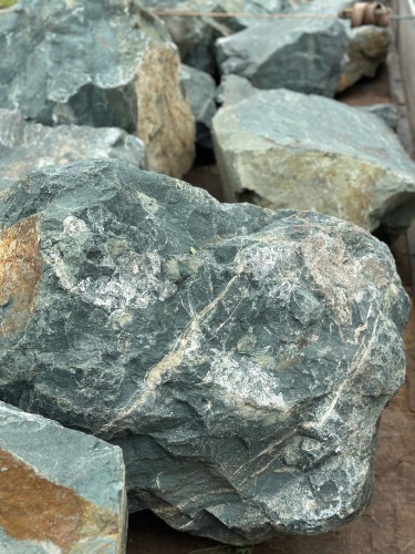 Камни для ландшафтного дизайна зелёные 10-60 килограмм купить в Михайловске