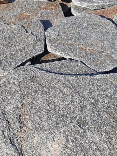 Златолит серебристый галтованный для лестниц купить в Михайловске