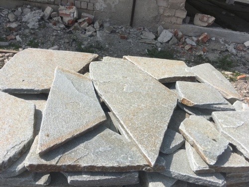 Златолит серебристый галтованный для лестниц купить в Михайловске